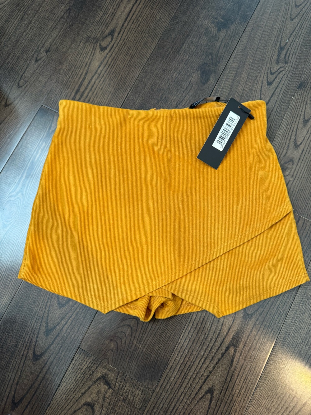Women’s Mustard Yellow Corduroy Skort Shorts Priceless NWT